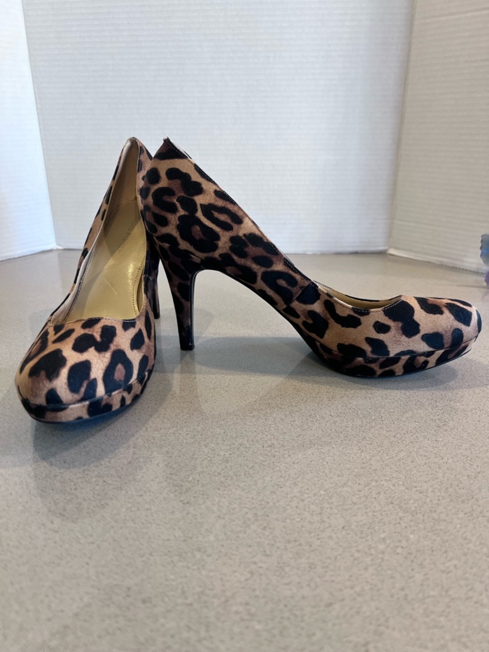 Marc Fisher Leopard Cheetah Animal Print High Heel Pumps Sz 9 Have Wear See Pics